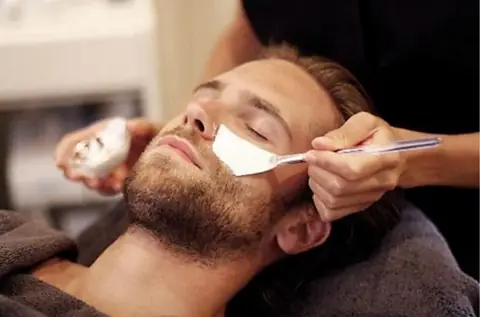 Limpieza Facial Profunda – Rostro Completo – zona tratada