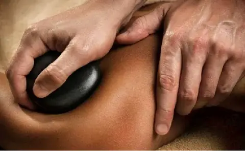 Hot Volcanic Stone Massage – Glutes