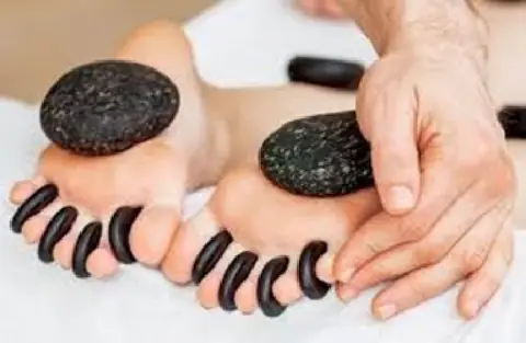 Hot Volcanic Stone Massage – Soles of feet